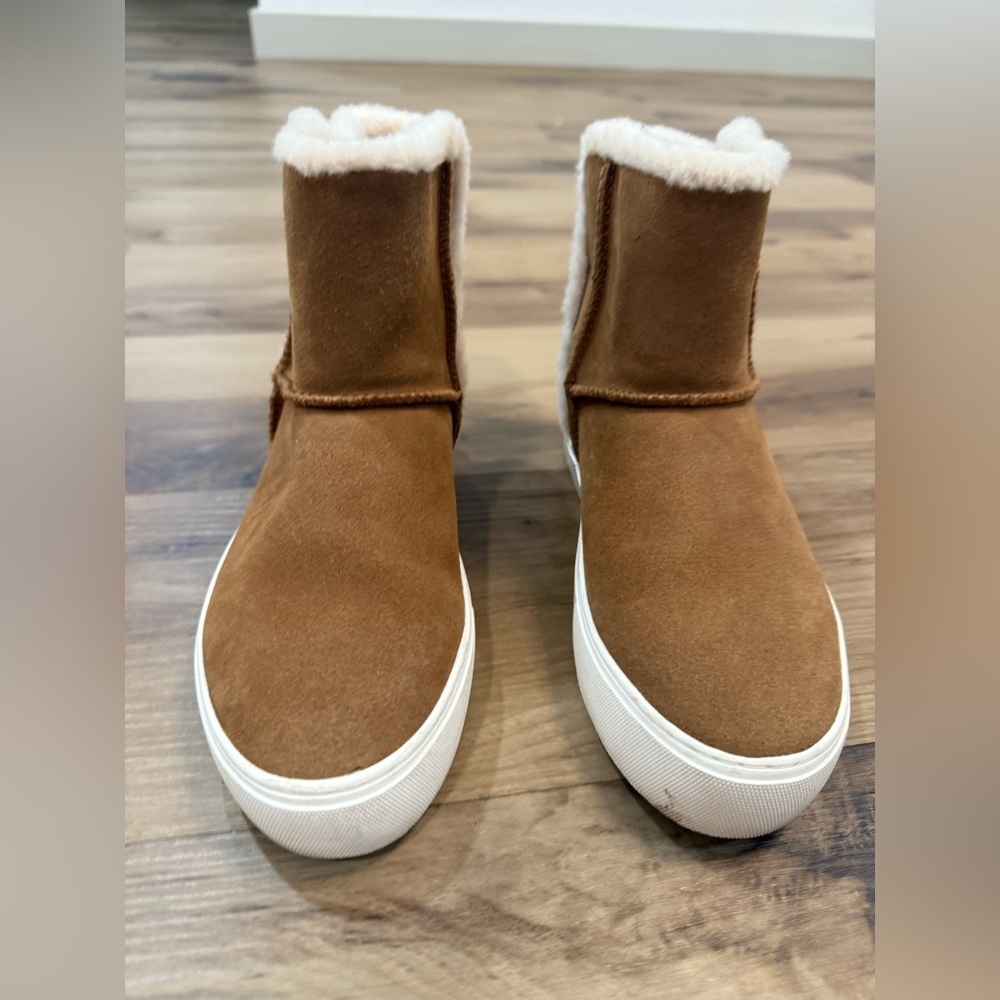 UGG WOMEN'S AIKA CHESTNUT SUEDE Size 7 - Picture 2 of 6